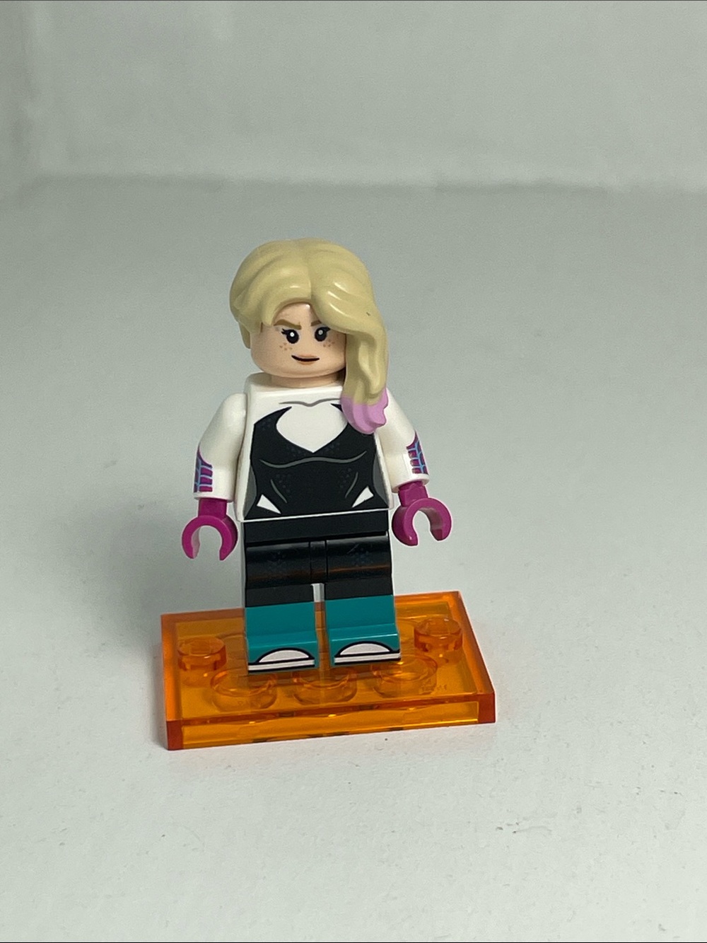 Lego Minifigure Gwen Stacy Spiderman
